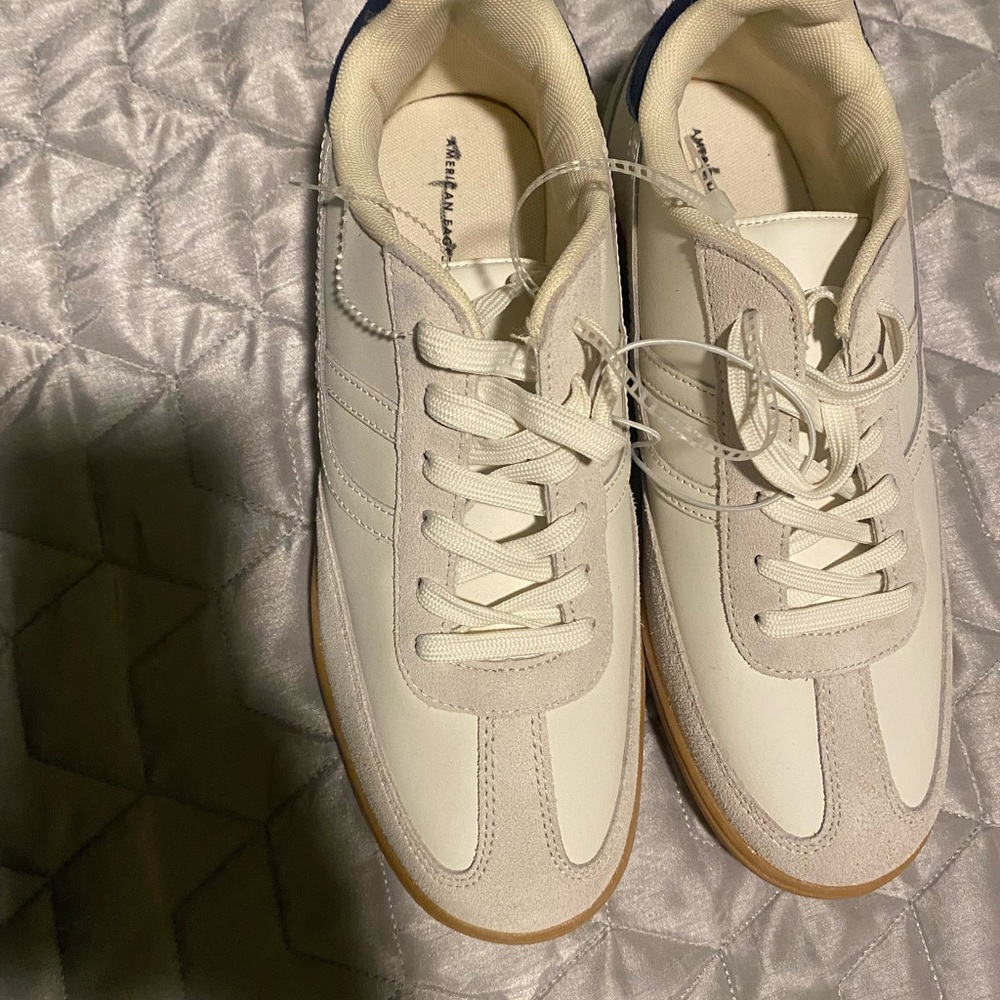 American eagle sneakers - Picture 2 of 3